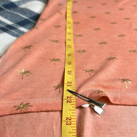 Loose, flowey  gold palm tree print.Orange material designed to look aged - Picture 8 of 10